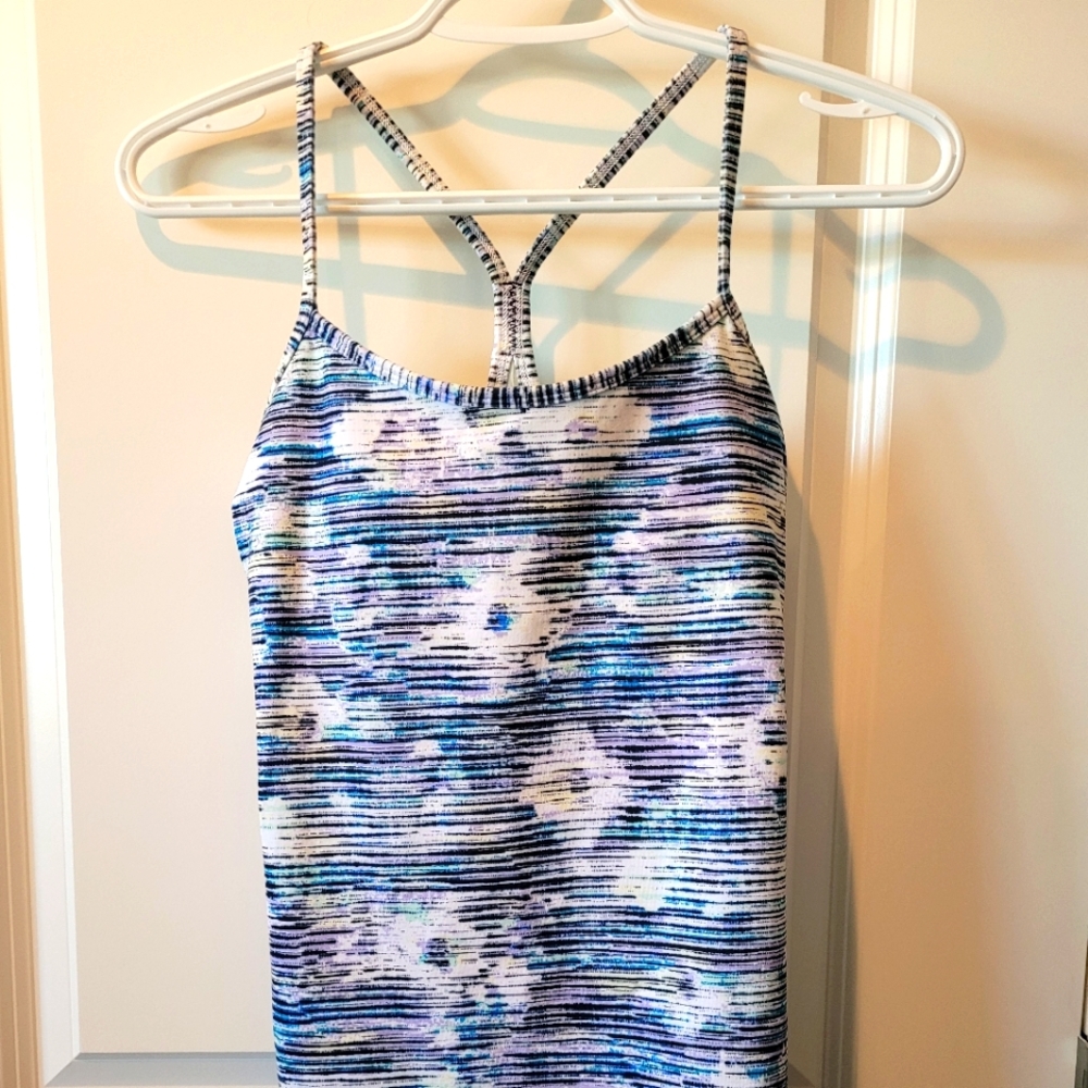 Lululemon tank, size 6